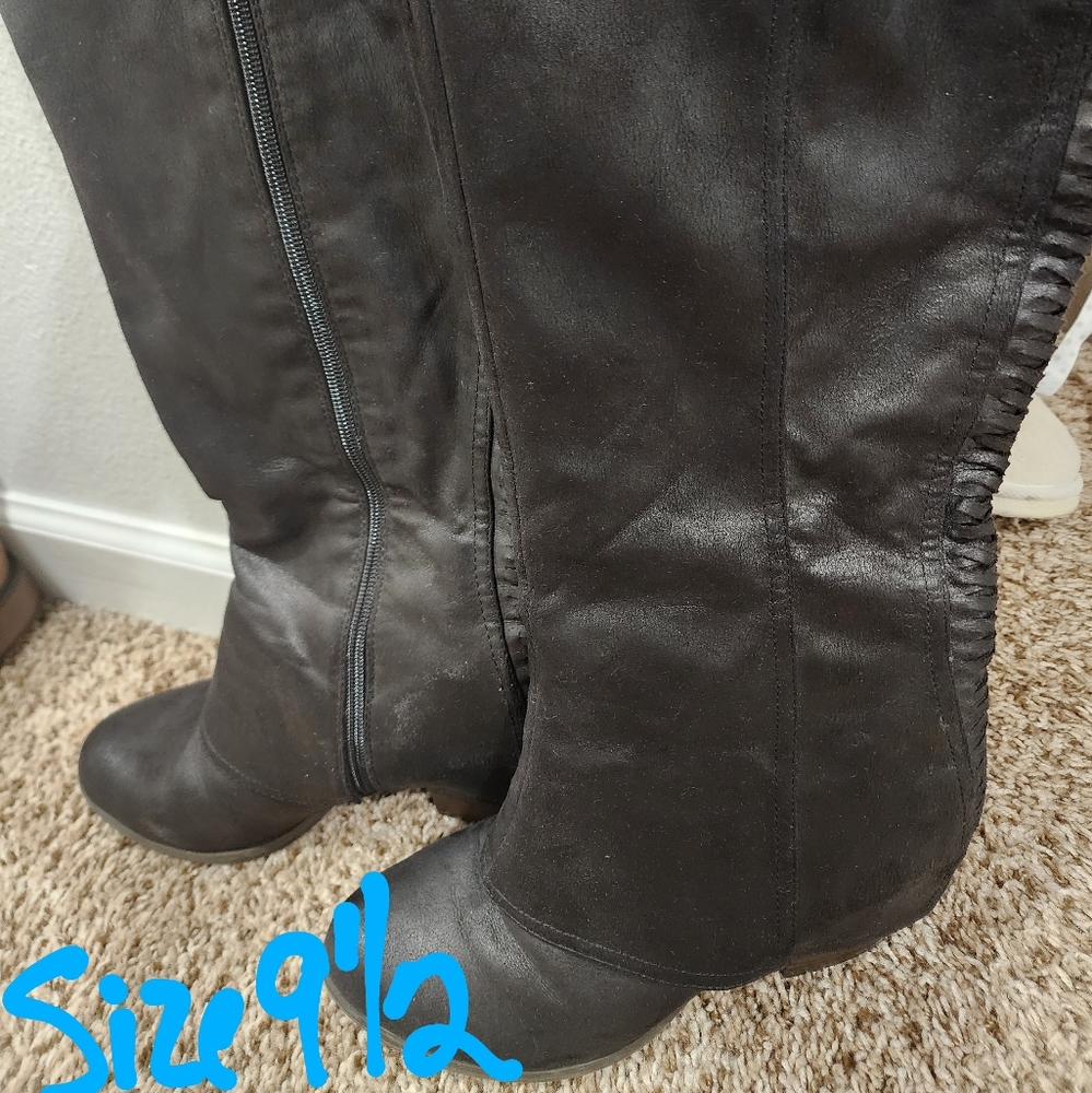 Boots - Picture 2 of 2